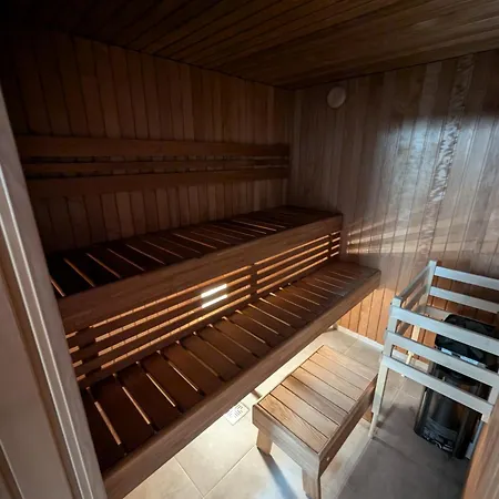 Heleni Maja Kuelalistemaja Hotel *
