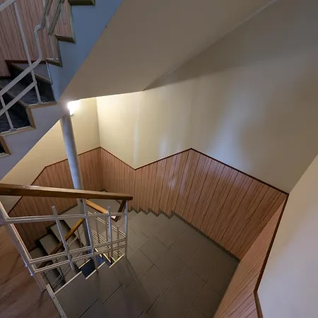 Heleni Maja Kuelalistemaja Hotel