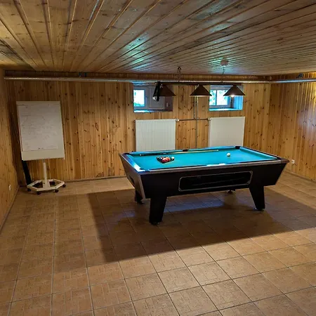 Heleni Maja Kuelalistemaja Hotel Poltsamaa