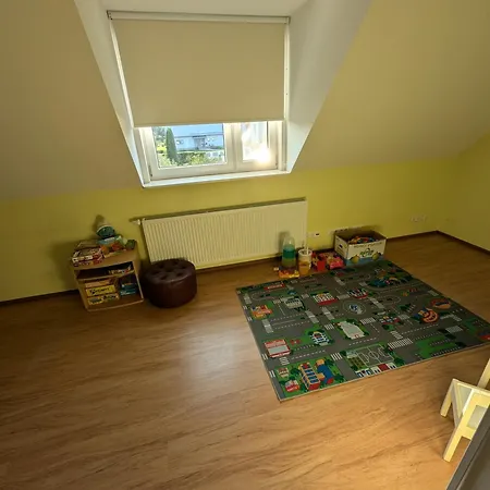 Heleni Maja Kuelalistemaja * Poltsamaa