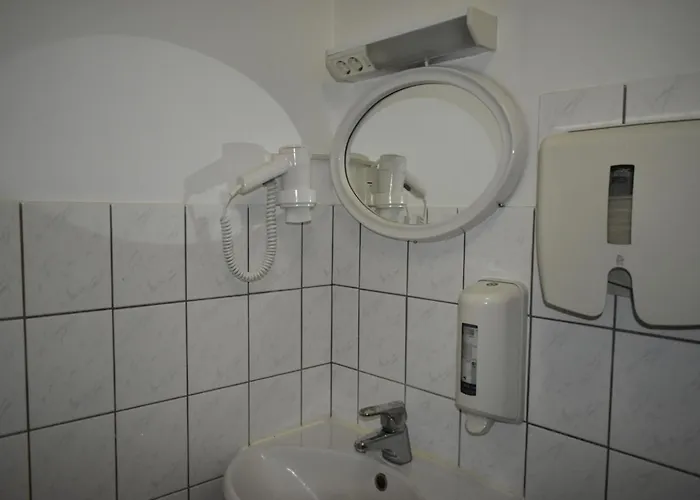 Heleni Maja Kuelalistemaja Poltsamaa