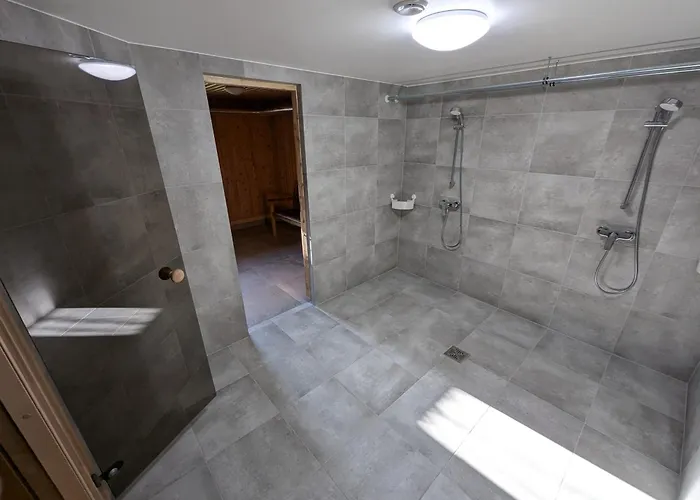 Heleni Maja Kuelalistemaja *