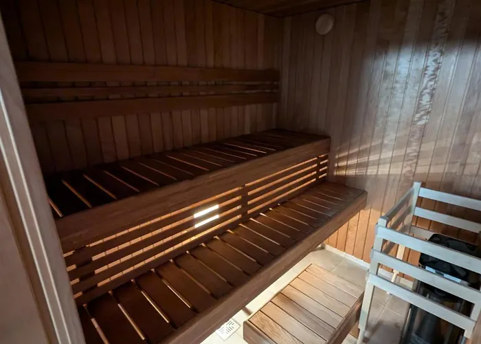 Heleni Maja Kuelalistemaja Hotel *