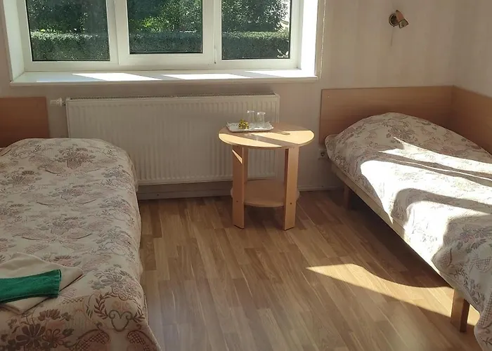 Heleni Maja Kuelalistemaja Hotel Poltsamaa