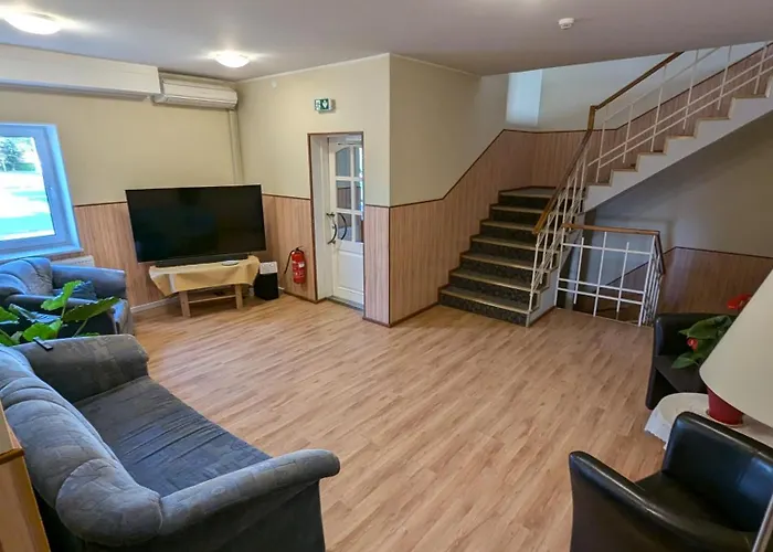 Heleni Maja Kuelalistemaja *