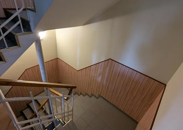 Heleni Maja Kuelalistemaja Hotel