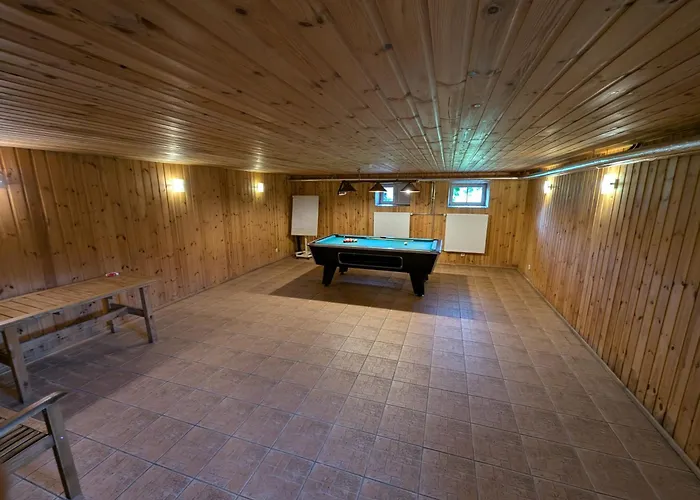 Heleni Maja Kuelalistemaja Hotel Poltsamaa