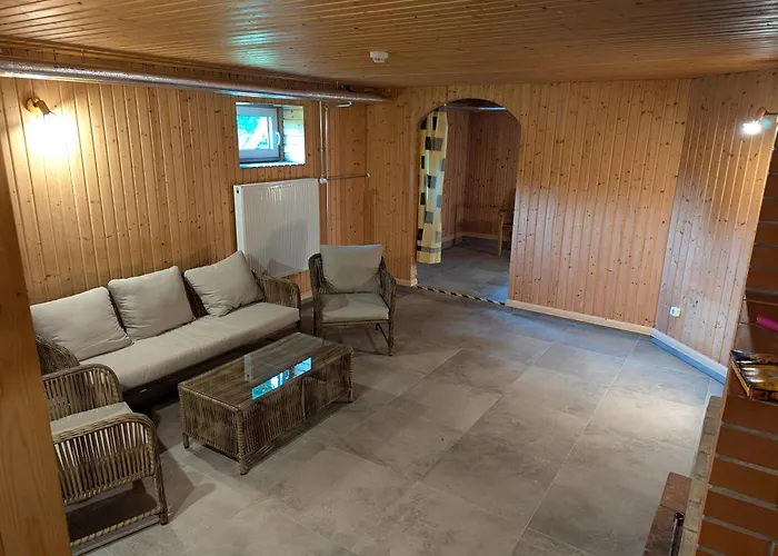 Heleni Maja Kuelalistemaja * Poltsamaa