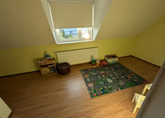 Heleni Maja Kuelalistemaja * Poltsamaa