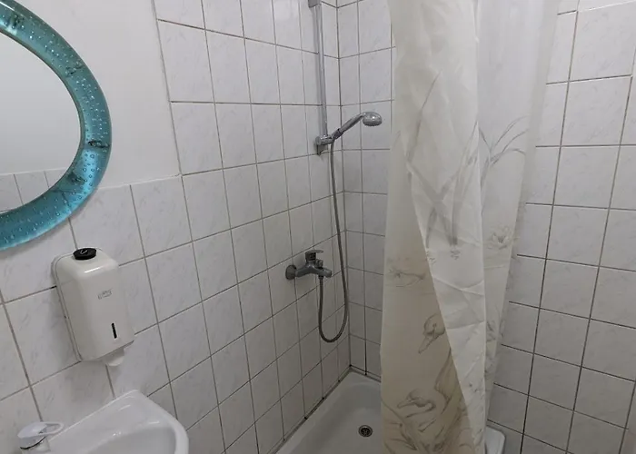 Hotel Heleni Maja Kuelalistemaja