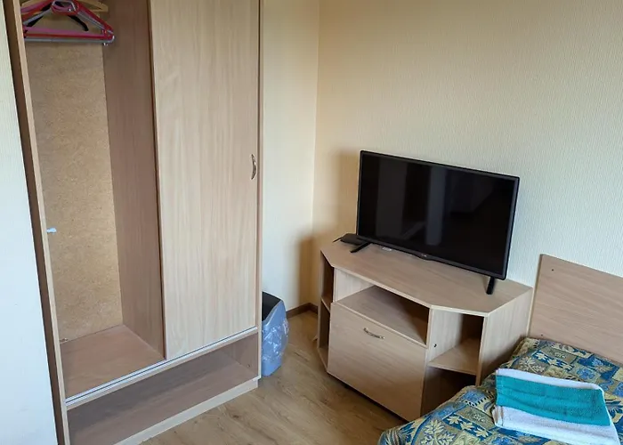 Heleni Maja Kuelalistemaja * Poltsamaa